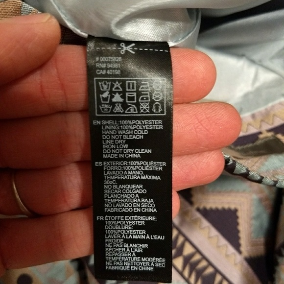 EUC Tribal Dress Shorts - Picture 4 of 4